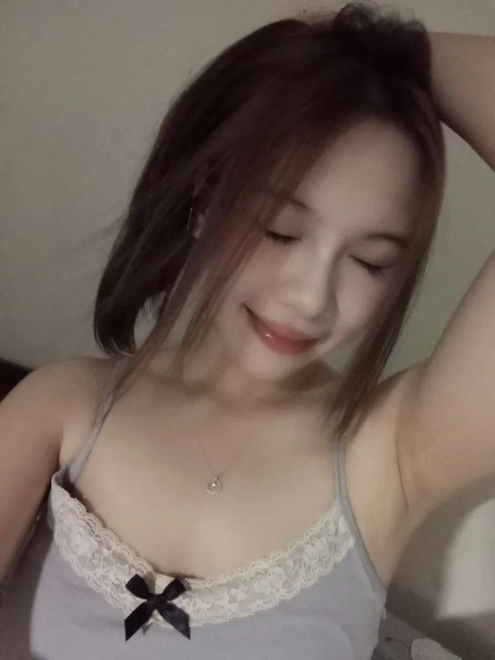 Gã chồng để bà xã đóng giả bà xã chồng yêu với cấp dưới để chứng minh hôn nhân tuyệt vời